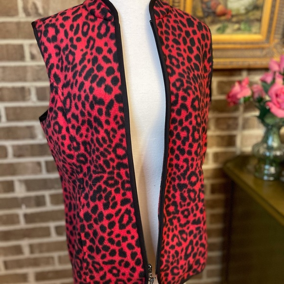 Susan Graver red/black cheetah print fleece vest - Picture 2 of 10